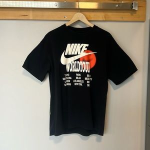 Nike Men’s L World Tour T-shirt